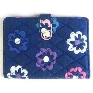 Womens NWOT Vera Bradley Quilted Wallet